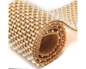 10 FILEIRAS DE MANTA DE STRAS DOURADA C/ PEROLAS 45CM